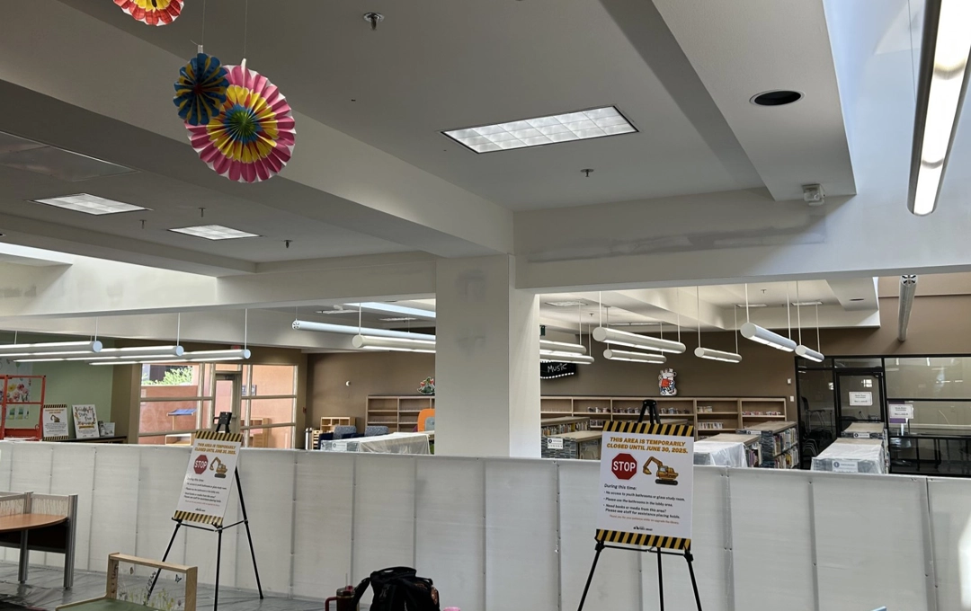 News image construction in a library building
